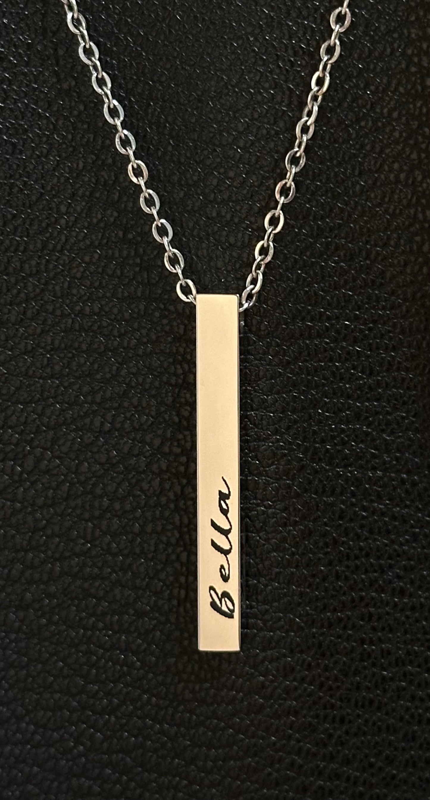 Customized Vertical Bar Necklace with Engraving